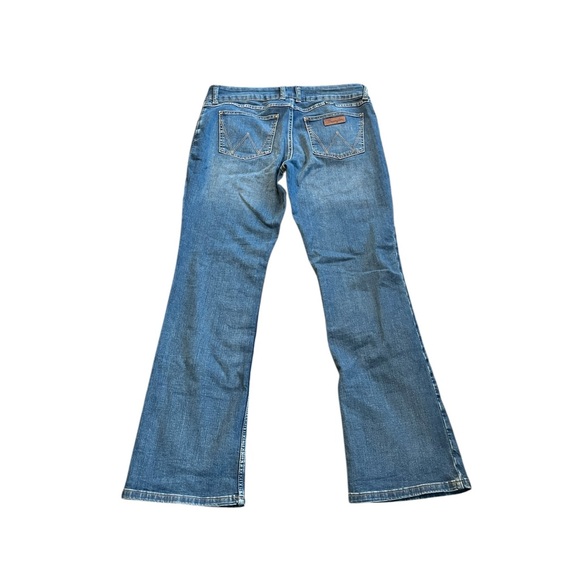 Wrangler Women's Boot Cut/ Flare Jeans Size 15/34 - Picture 2 of 5